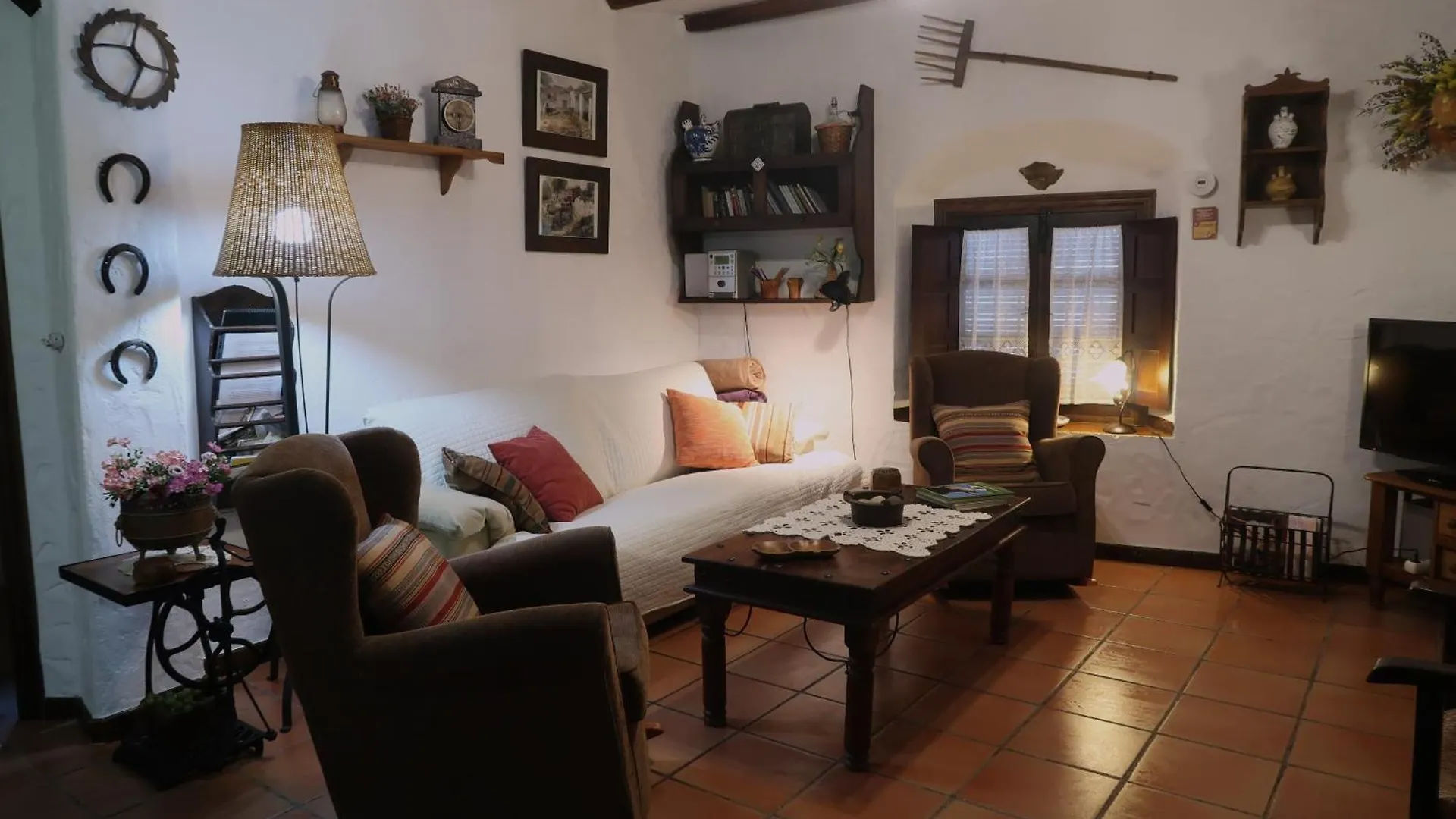 Casa El Barbero 1810 Villa Benaocaz Holiday home
